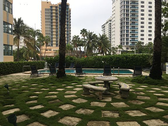 4th image of 2445 Lake Pancoast Dr APT 17