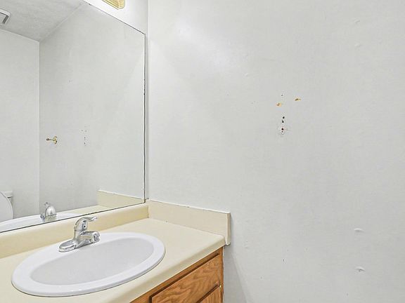 5th image of 2728B Tucker Rd