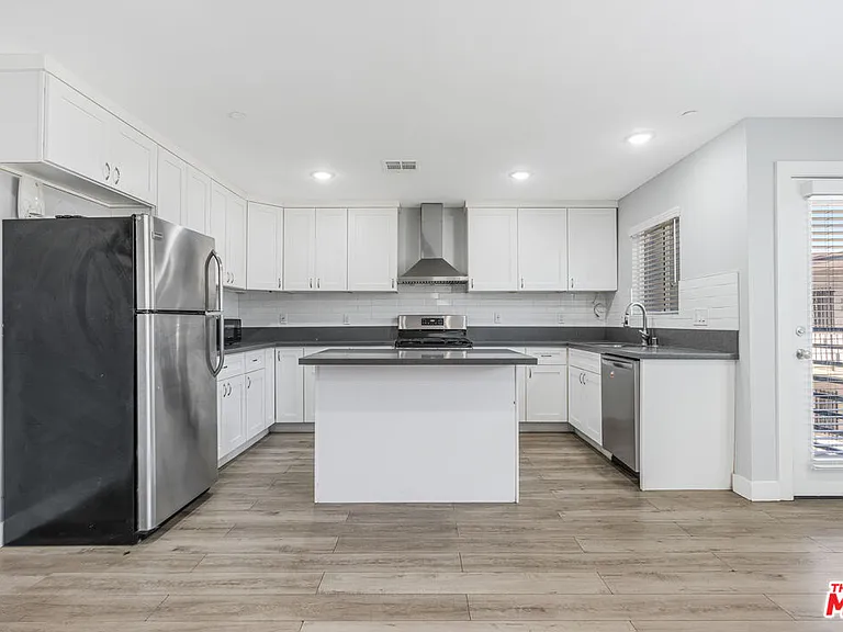 12000 Runnymede St #1 — Photo 1