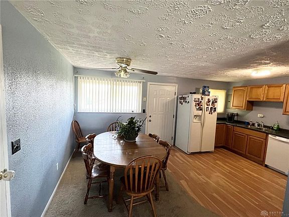 5th image of 5062 Sabra Ave
