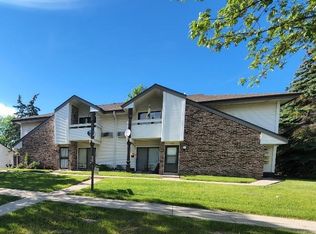 10814 W Donna Dr, Milwaukee, WI 53224