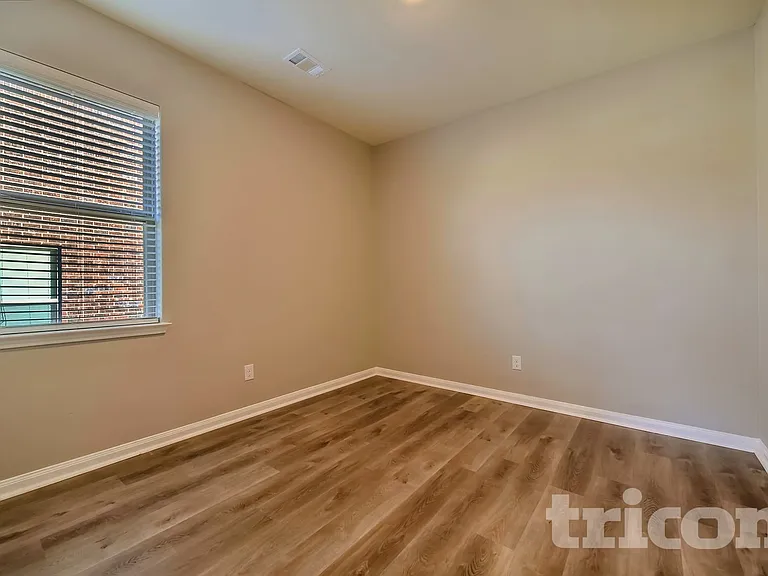 1833 Chesapeake Dr — Photo 7