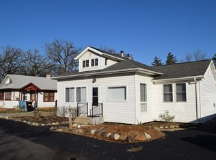 27581 N Hickory St, Island Lake, IL 60042