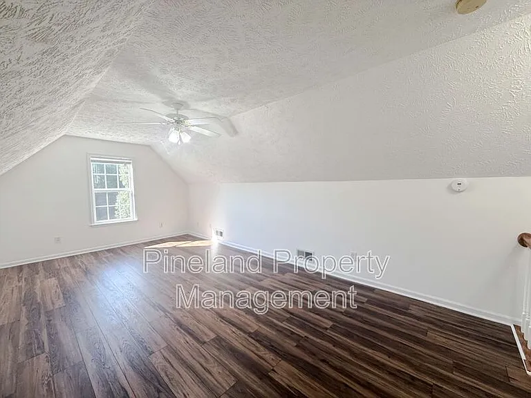 219 Woodland Dr — Photo 11
