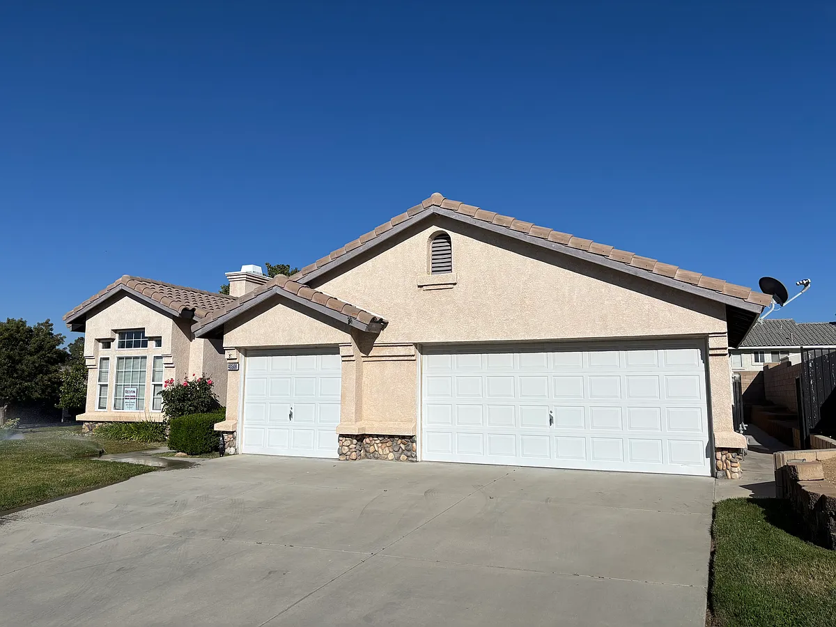 Building Photo - 40508 Fieldcrest Ln