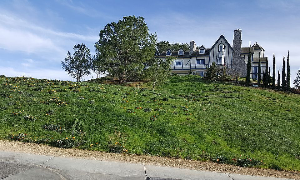 2nd image of 122 Saddlebow Rd