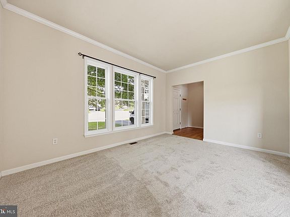 5th image of 814 5th Ave