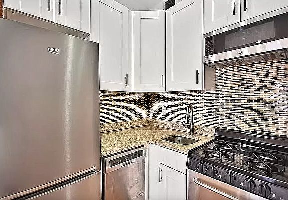 3rd image of 313 E 78th St #4F