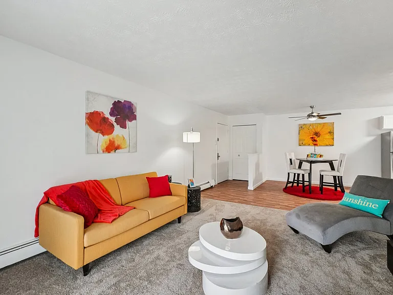 The Wind Song Apartments — Photo 7