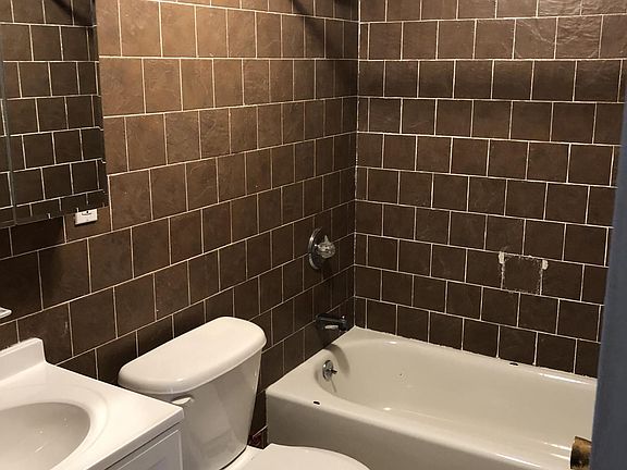 5th image of 635 E 229th St APT 5