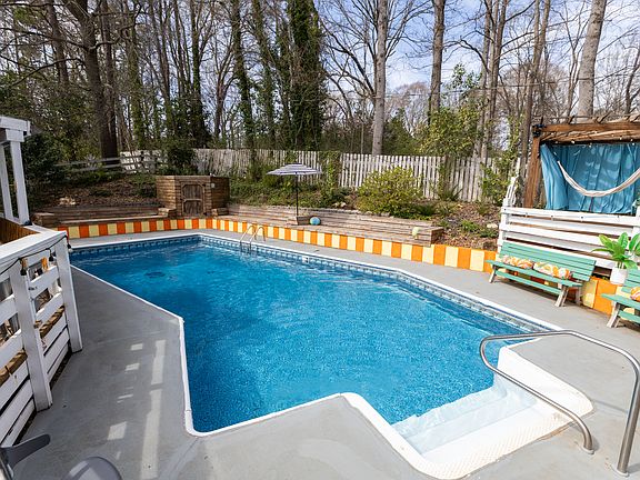 5th image of 417 Ewing Dr