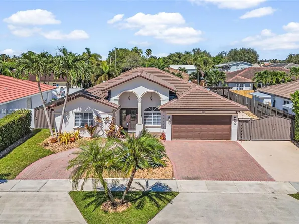 15021 SW 180th Ter, Miami, FL 33187
