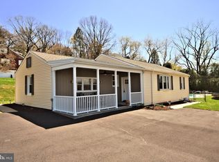 38 Crestview Rd, Phoenixville, PA 19460