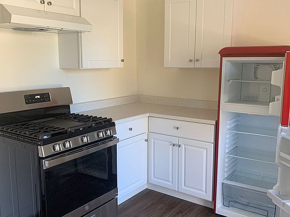 2nd image of 4231 42nd St #B