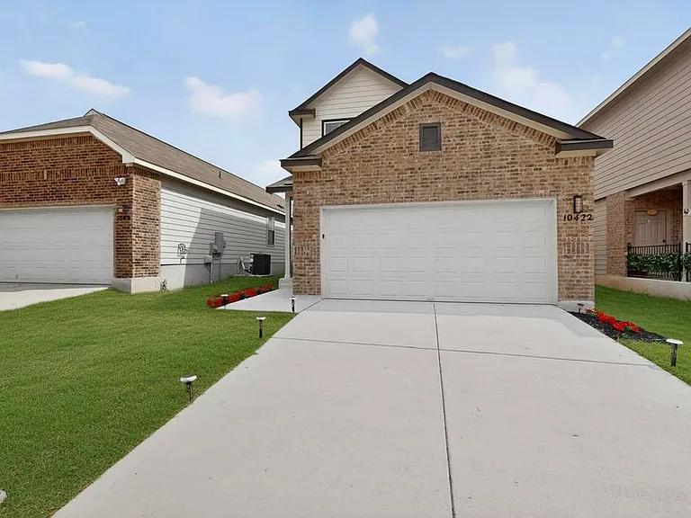 10422 Green Lake Dr — Photo 1