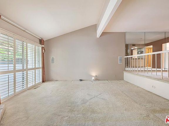 4th image of 1726 Palisades Dr
