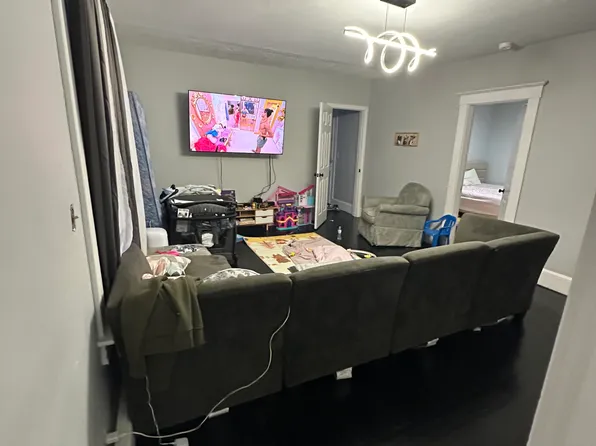 198 4th Ave #2, Woonsocket, RI 02895