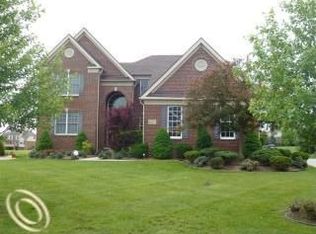 46275 Pinehurst Dr, Northville, MI 48168