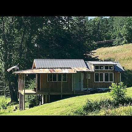 2nd image of 830 Buck Mountain Rd