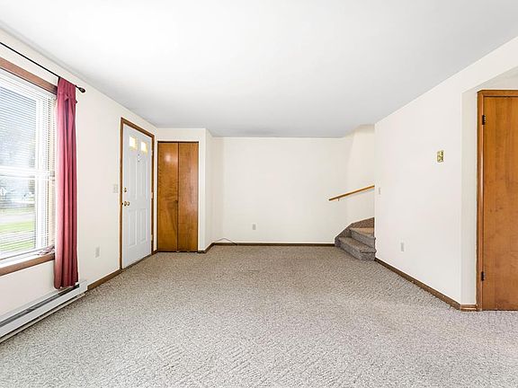 2nd image of 1105 Daisy Dr