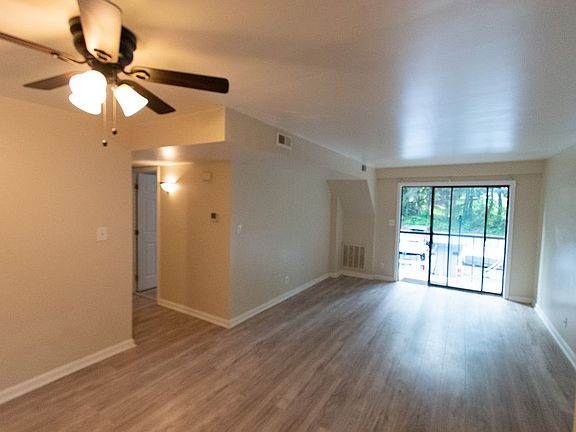 4th image of 202 Buckingham Ln APT 202