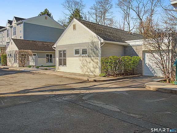 5th image of 130 Winchester Avenue #400