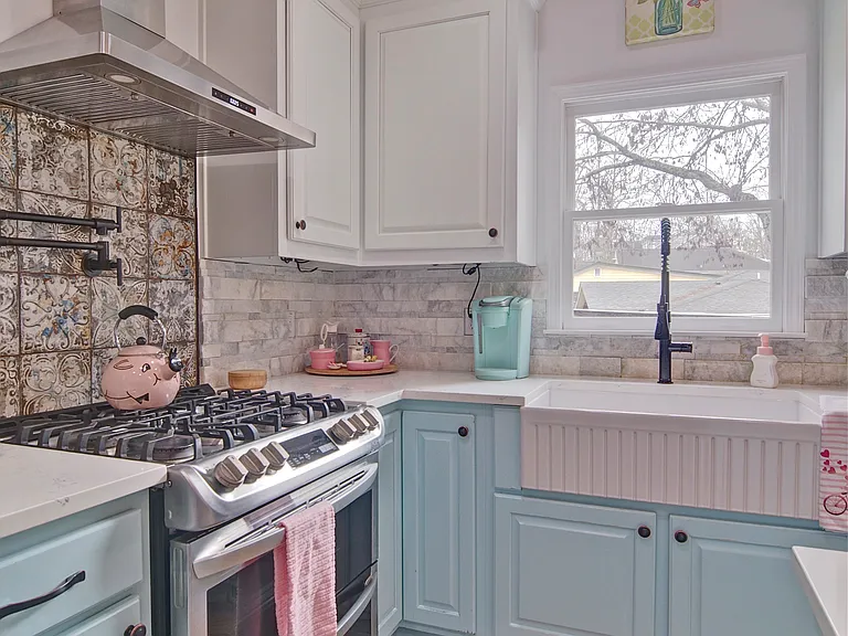 4060 Merritt Dr — Photo 11
