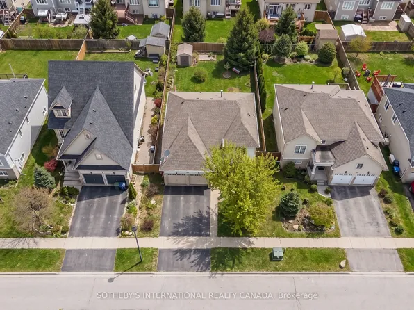 19 Grand Poplar Ln, Wasaga Beach, ON L9Z 0C7