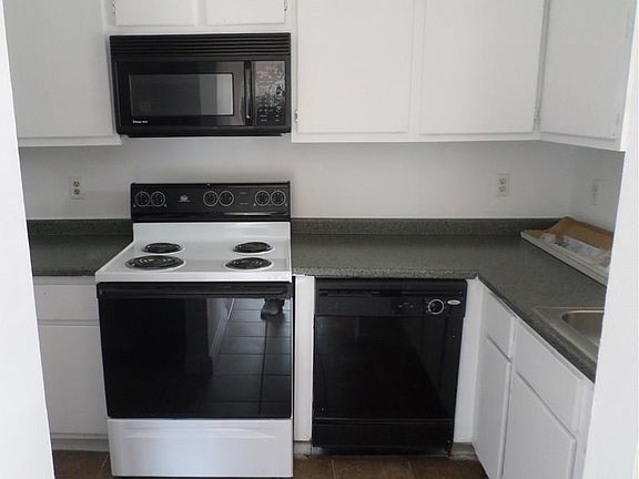 2nd image of 827 San Benito Dr
