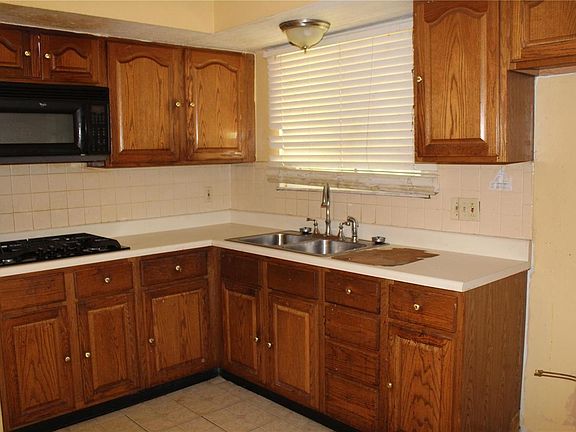 4th image of 1835 Flordawn Dr