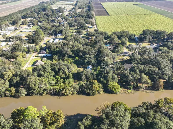308 Jenny White Rd, New Iberia, LA 70563