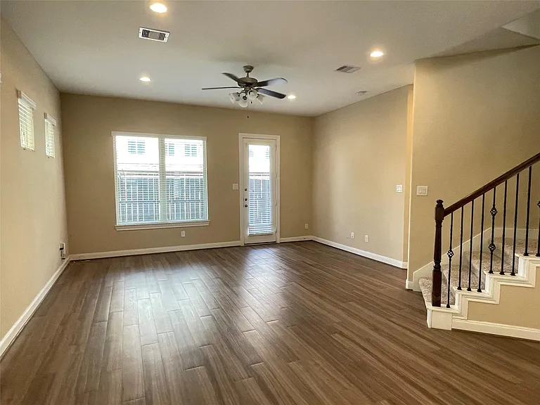 10418 Quiet Courtyard Rd — Photo 11