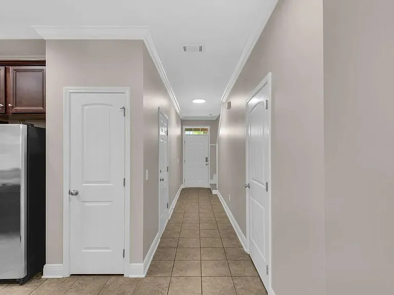 17 W Shady Oaks Ln #C — Photo 12