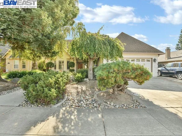 944 Shadow Creek Dr, Stockton, CA 95209