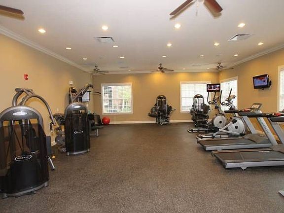 24 Hr HUGE Fitness Center
