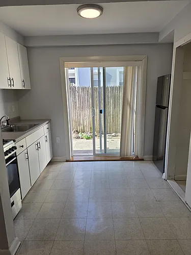 824 E Broadway #302 Photo 1