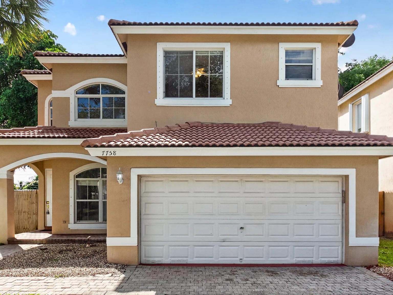3 bed, 2.5 bath, 1957 sqft, $3,500 — Photo 2