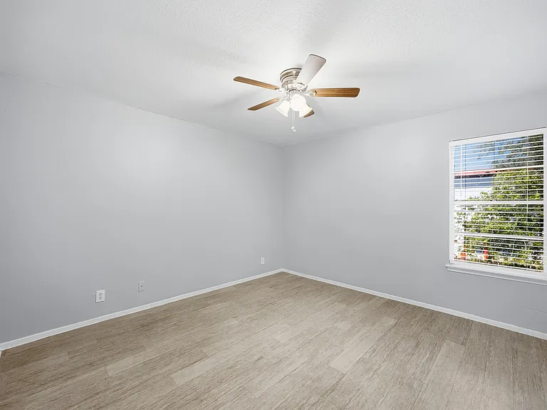 430 Kendalia Ave #0 — Photo 15