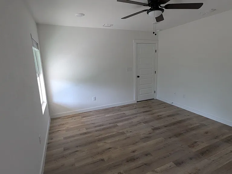 2105 Vista Rosa #B — Photo 12