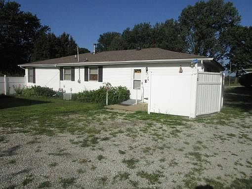 2nd image of 2209 Millwood Dr
