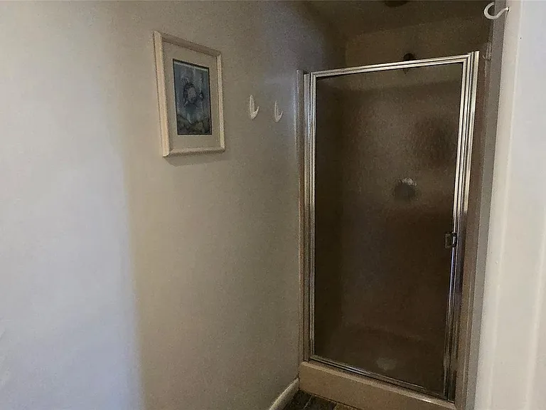 24 Anderson Ave — Photo 12