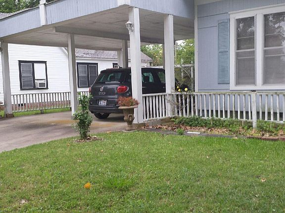 2nd image of 811 W Lillie Blvd