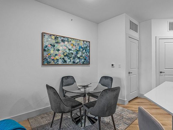 3rd image of 480 Commons Dr #5422014