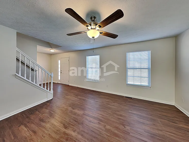 2159 Glenview Dr — Photo 7