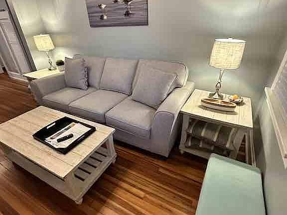 2nd image of 806 Delancey Pl Floor 2