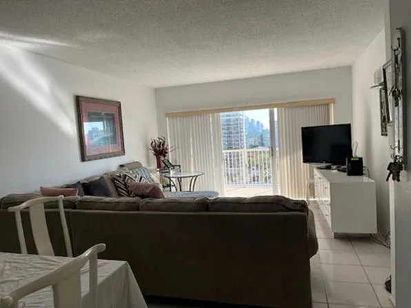 1965 S Ocean Dr, Hallandale, FL