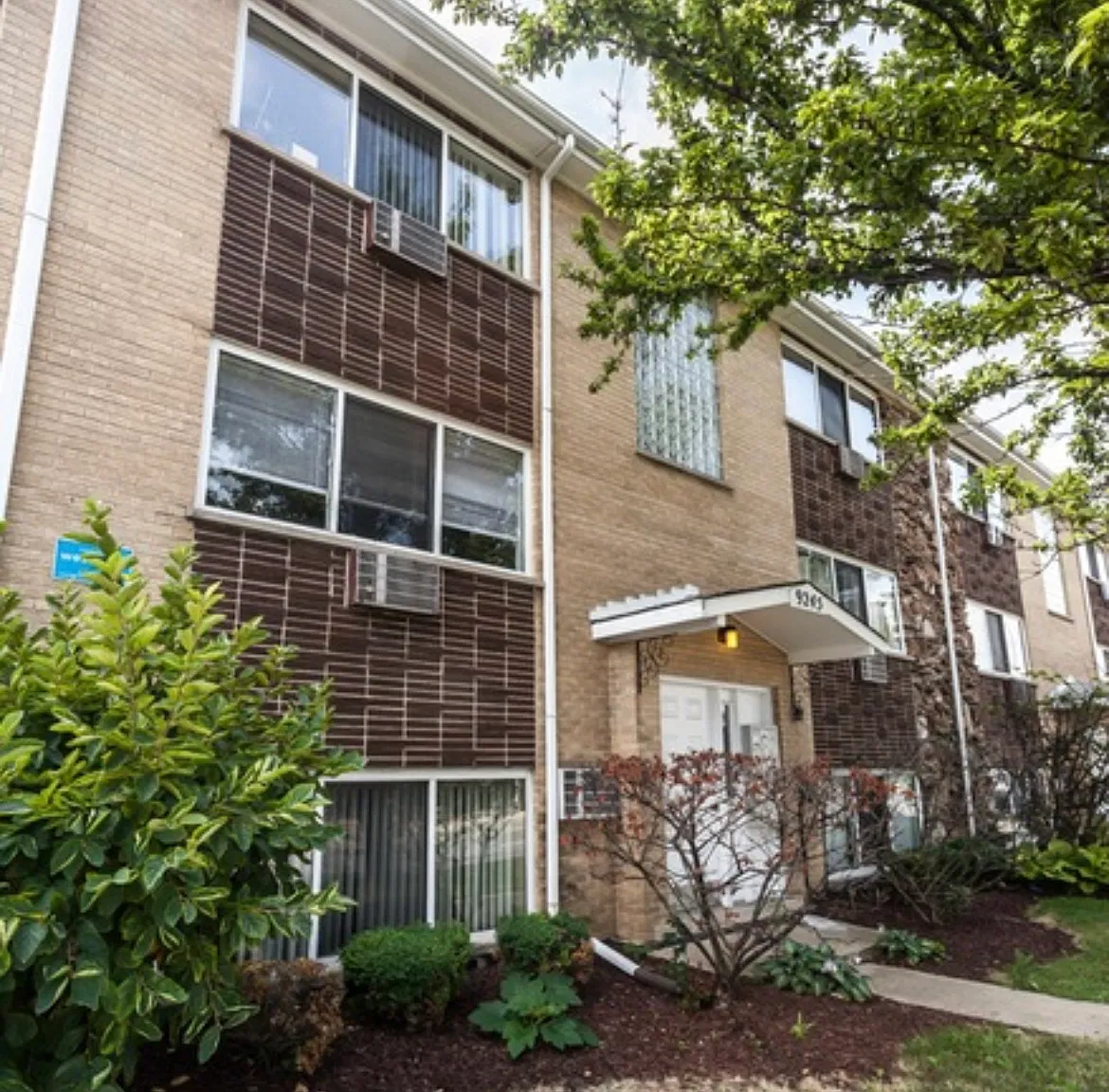 2 bed, 800 sqft, $1,650 — Photo 1
