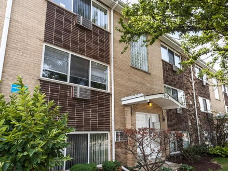 9245 Irving Park Rd #1E