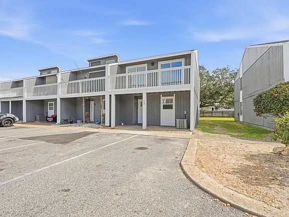 3rd image of 11 Court Dr #11