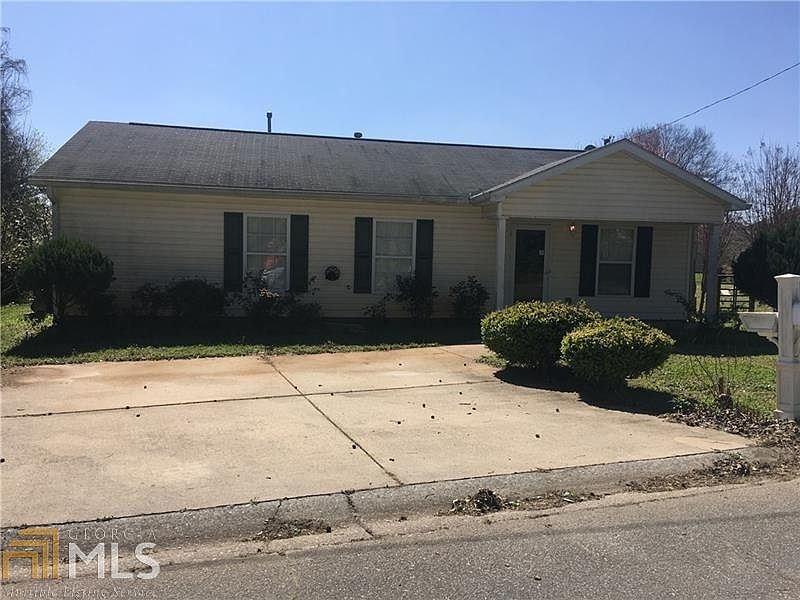 1st image of 2620 Gordon Cir SE
